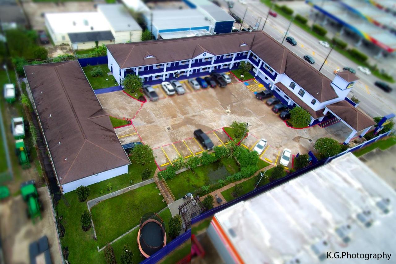 Scottish Inn And Suites Houston-Jones Road Louetta Екстер'єр фото