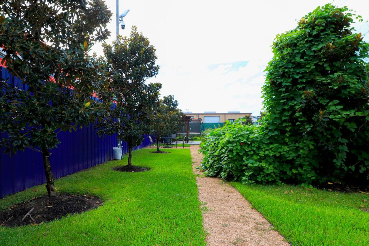 Scottish Inn And Suites Houston-Jones Road Louetta Екстер'єр фото