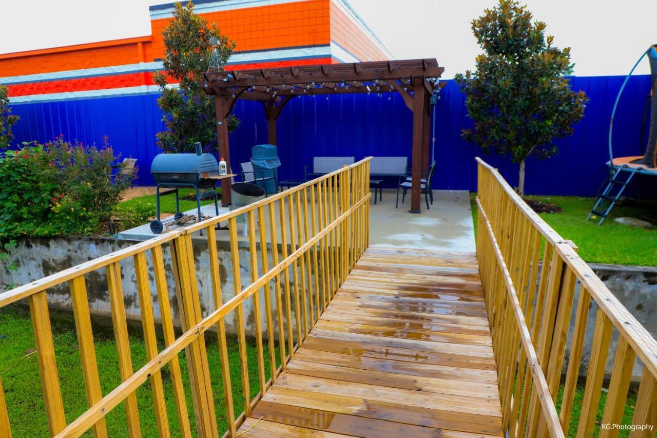 Scottish Inn And Suites Houston-Jones Road Louetta Екстер'єр фото