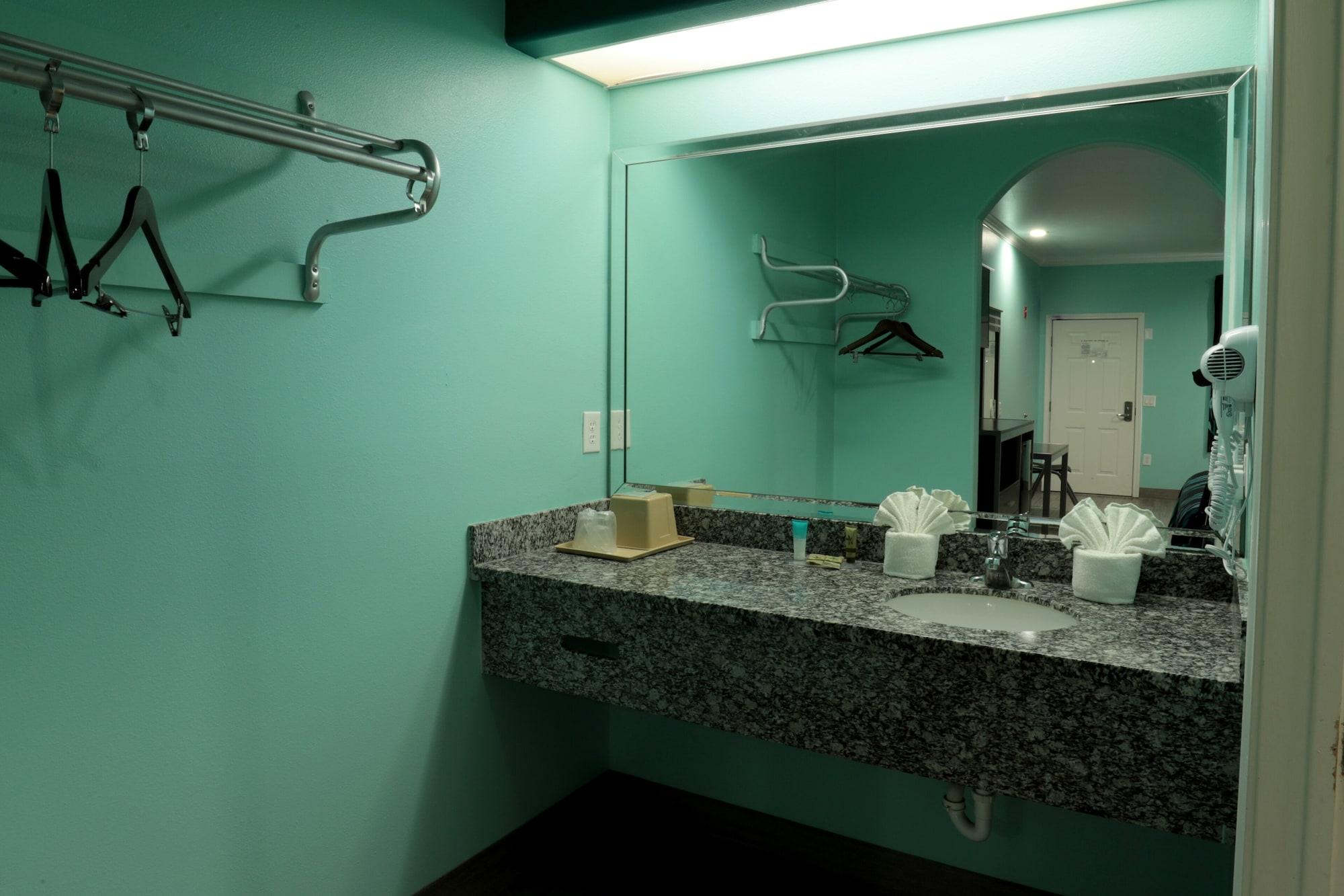 Scottish Inn And Suites Houston-Jones Road Louetta Екстер'єр фото